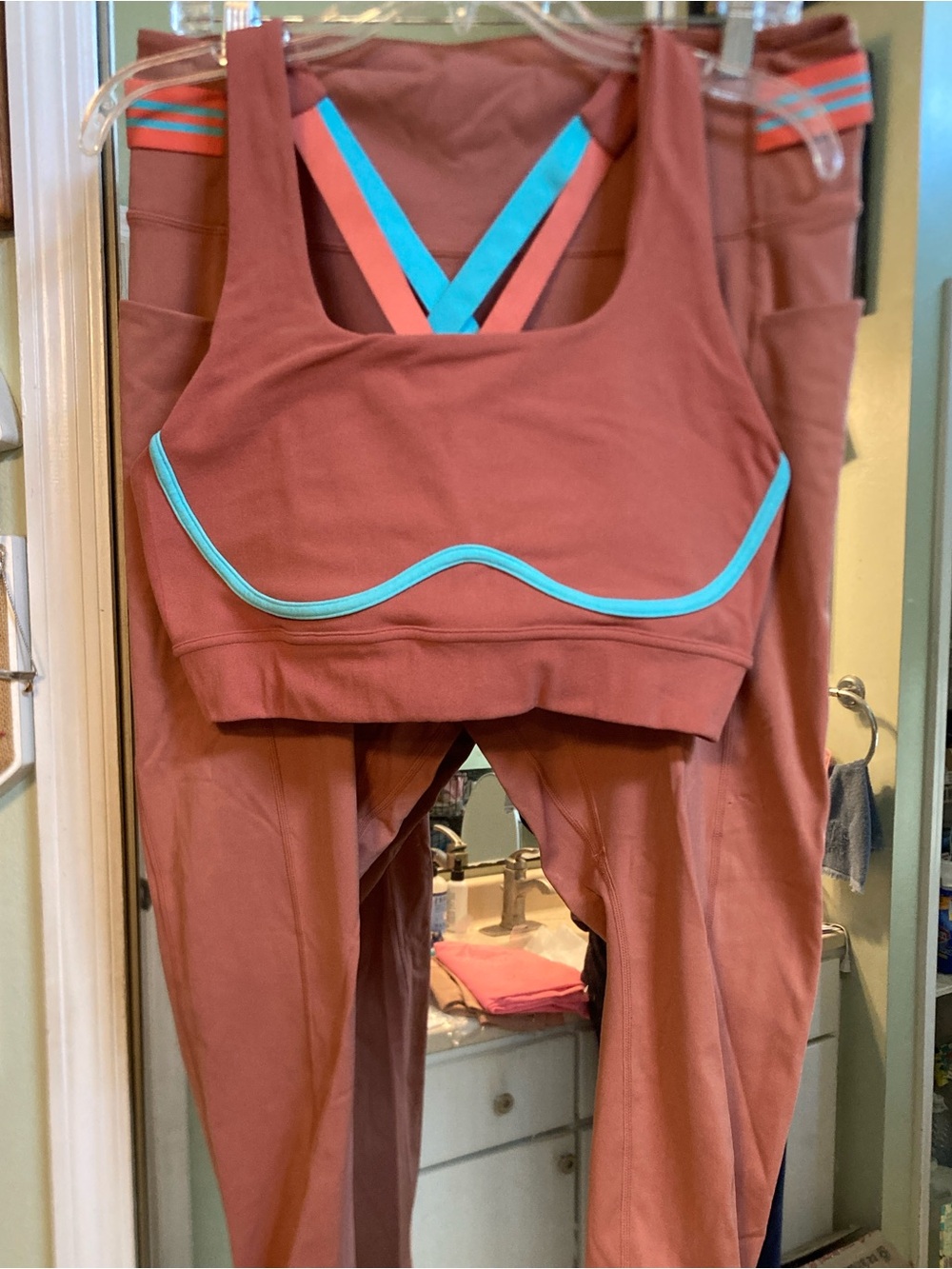 Fabletics Motion365 Rust with teal Active Top and pants set. Size 1X